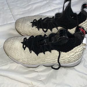 Lebron 15 graffiti